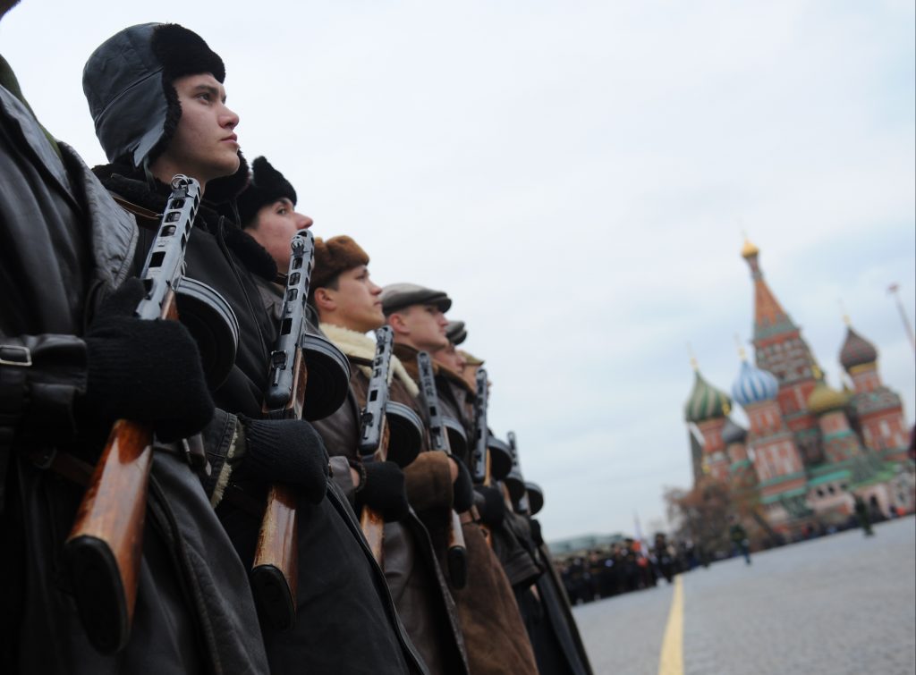 Поисковики пытаются найти наследников героев. Фото: Александр Кожохин