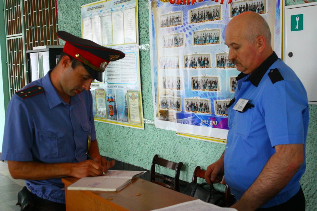 Полицейские УВД по ЮАО задержали подозреваемого в покушении на грабеж. Фото: архив, «Вечерняя Москва»