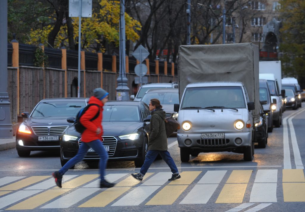 Акция «Шагающий автобус!». Фото: Александр Кожохин, «Вечерняя Москва»