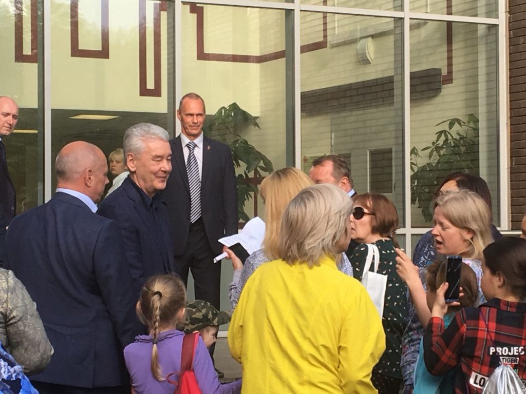 Мэр Москвы Сергей Собянин встретился с жителями Бирюлево Западное 15 мая 2018 года. Фото: Анна Быкова