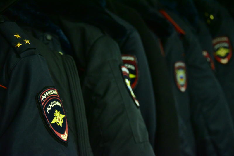 Полицейские ОМВД России по Нагорному району задержали подозреваемых в совершении грабежа