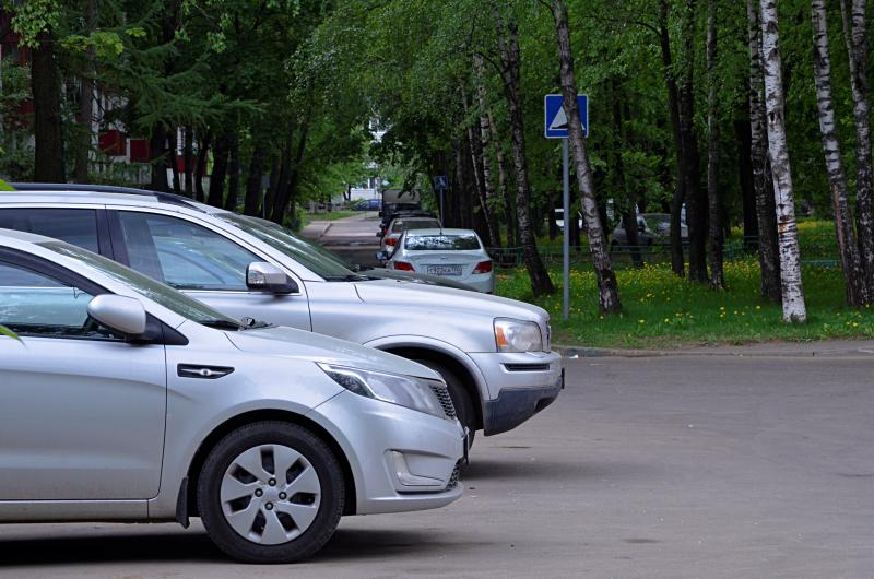 Более 300 новых парковочных мест появится в столице