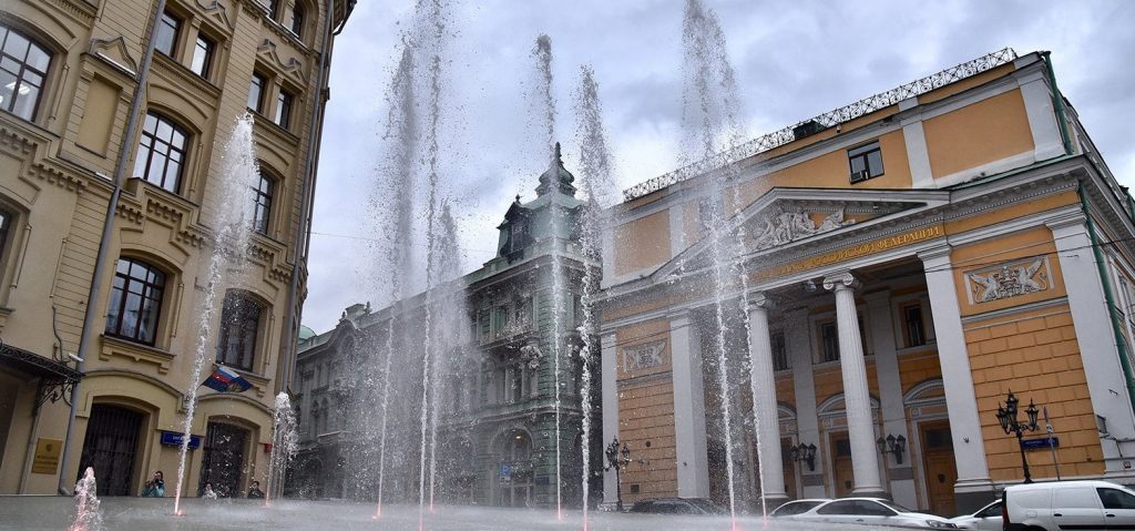 Пять новых фонтанов запустили в Москве