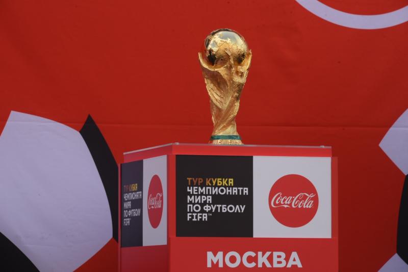 Кубок Чемпионата мира по футболу FIFA сделан из чистого золота. Фото: Владимир Новиков