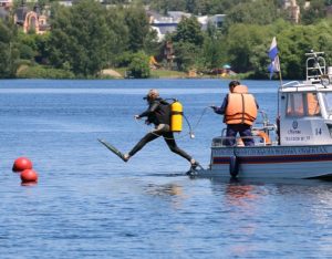 Соревнования по водно-спасательному многоборью на первенство ГКУ «МГПСС». Фото: пресс-служба ГОЧСи ПБ
