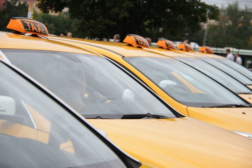 Москвичи стали чаще пользоваться услугами такси
