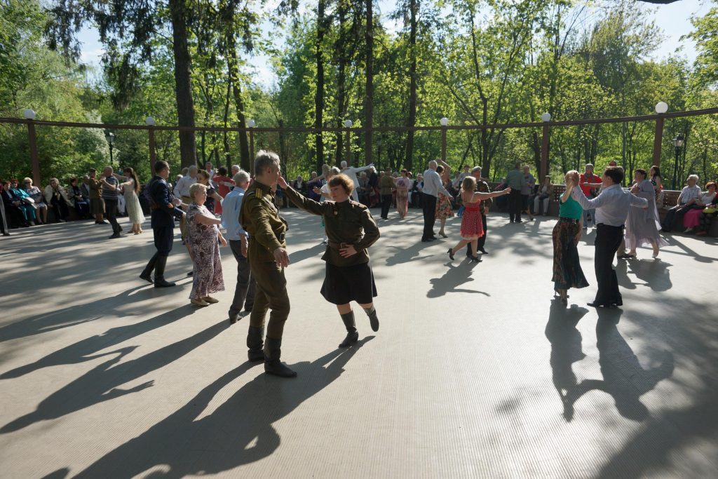 Около 200 участников «Московского долголетия» собрал парк «Царицыно». Фото: официальный сайт музея=заповедника «Царицыно»