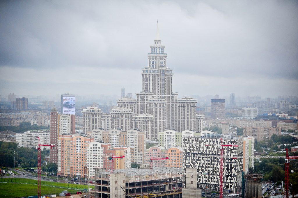 Пятница принесет в Москву дожди и ветер