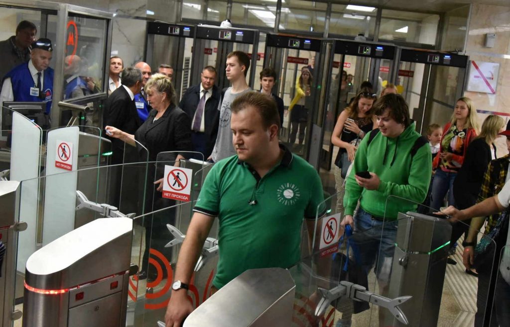 Московский метрополитен ежегодно перевозит более 2,4 млрд пассажиров. Фото: Владимир Новиков