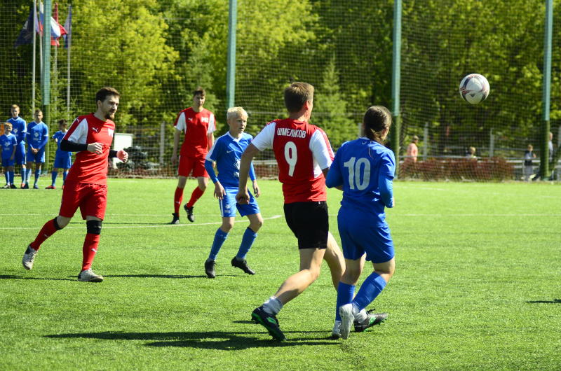 Молодежная палата Нагорного района 1 июля провела соревнования по футболу. Фото: Анна Быкова