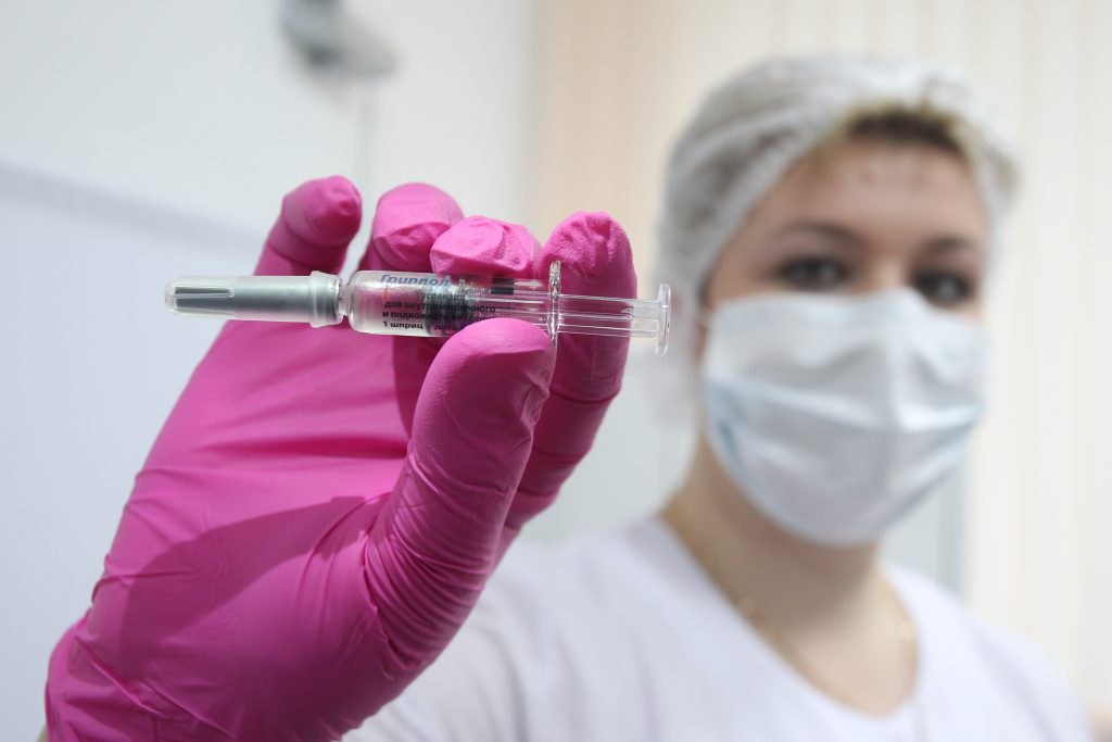 Москвичи сделают прививки от гриппа в торговых центрах