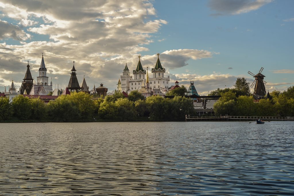 В пятницу над Москвой рассеются облака