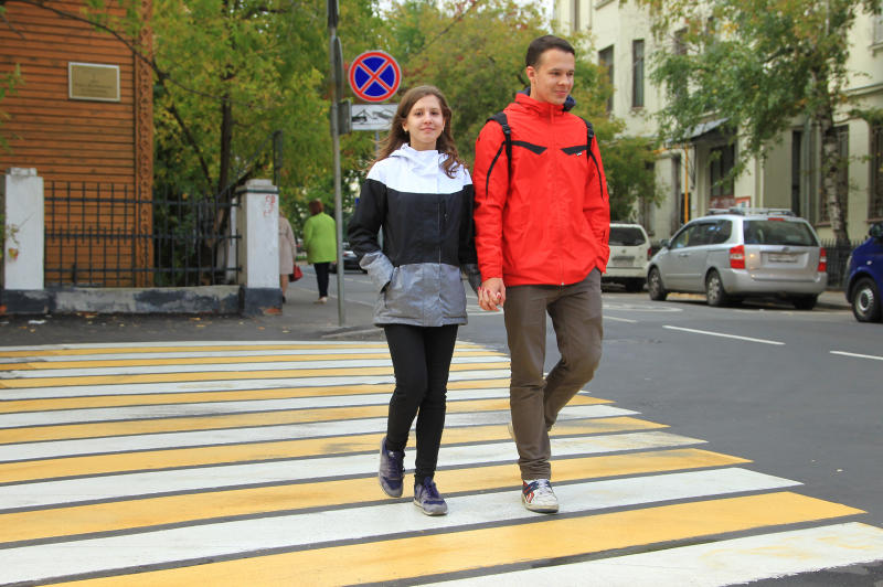 Приподнятый пешеходный переход появился на юго-западе Москвы
