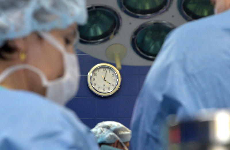 Московские хирурги пересадили палец годовалой девочке