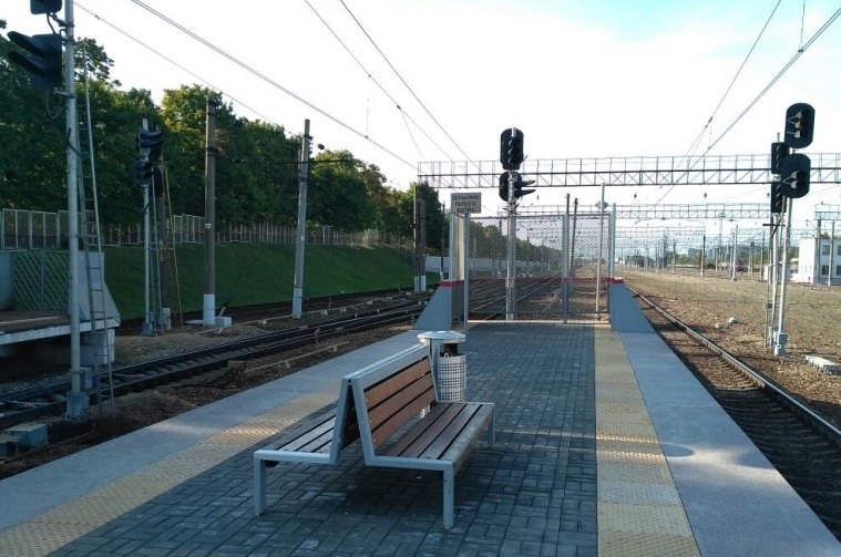 Дополнительные скамейки установили на железнодорожных станциях в Бирюлеве