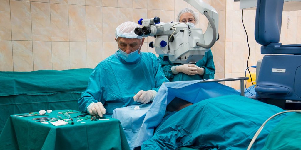Офтальмологи больницы имени Филатова проводят почти 20 тысяч операций в год