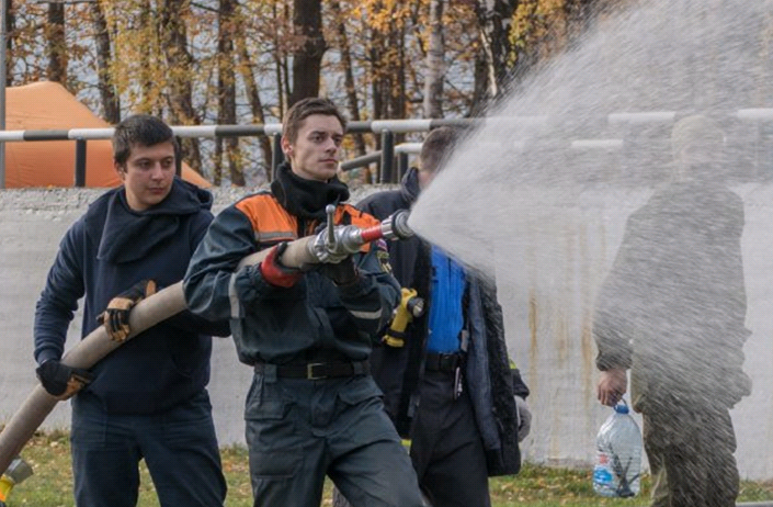 Добровольцы-спасатели совершенствуют свое мастерство