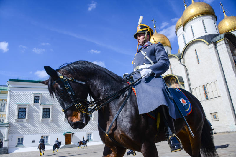 Нынешний сезон развода караулов начался в апреле. Фото: Наталья Феоктистова