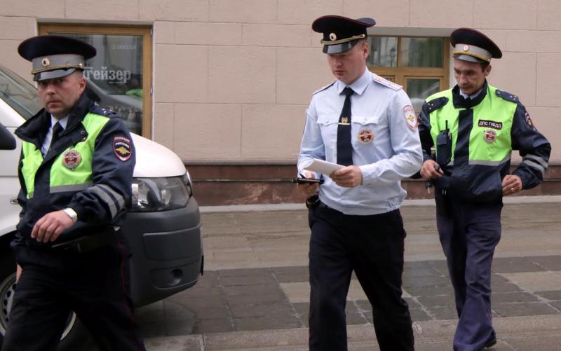 Подозреваемый в поджоге автомобиля задержан полицейскими на юге Москвы
