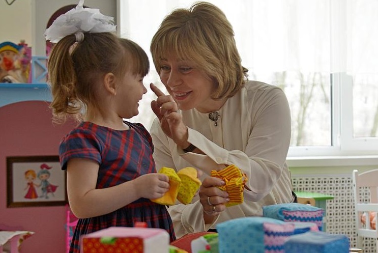 Помощь и поддержка: психологи научат москвичей правильно общаться с детьми