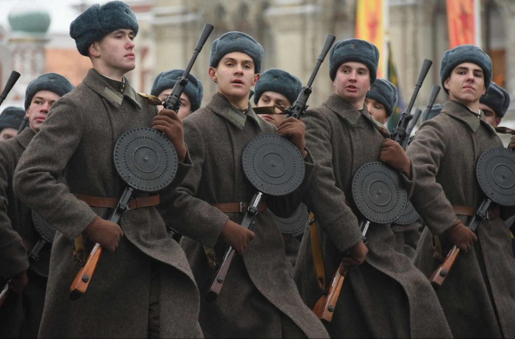 Несколько тысяч солдат поучаствовали в генеральной репетиции на Красной площади