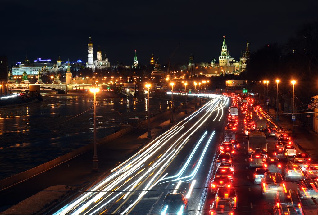 Новогодние пробки в Москве начнутся с середины декабря