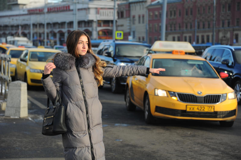 Таксисты без специального полиса ОСАГО не смогут выходить на линии в Москве. Фото: Светлана Колоскова