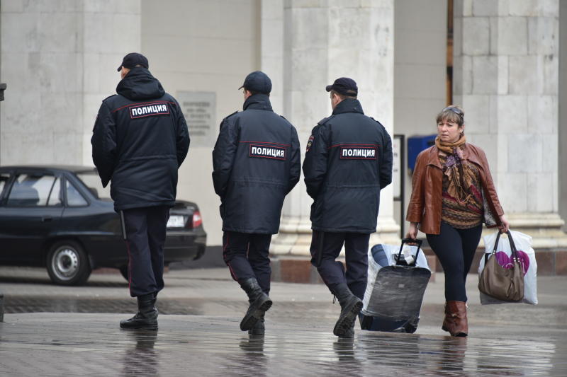 Полицейские УВД по ЮАО задержали подозреваемых в мошенничестве