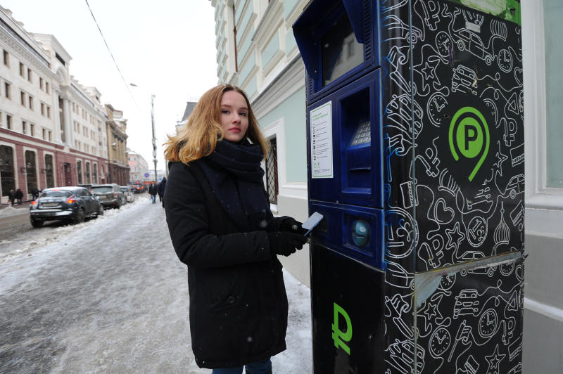 Парковка в Москве останется бесплатной в праздники. Фото: Светлана Колоскова, «Вечерняя Москва»