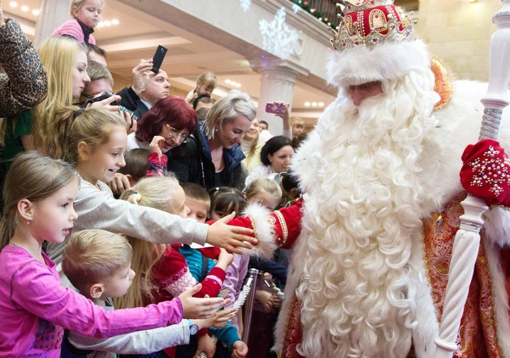 Новогодние сокровища Деда Мороза найдут юные жители юга. Фото: сайт мэра Москвы