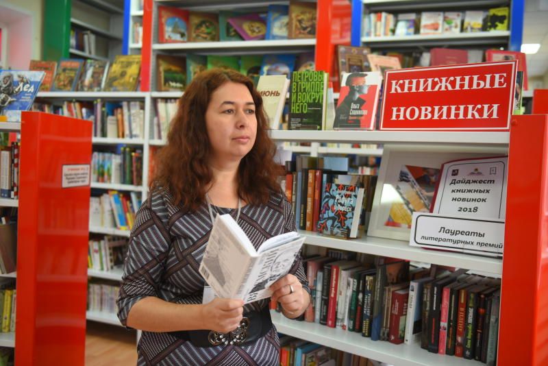 В библиотечные фонды поступило свыше 15 тысяч экземпляров книг. Фото: Александр Кожохин