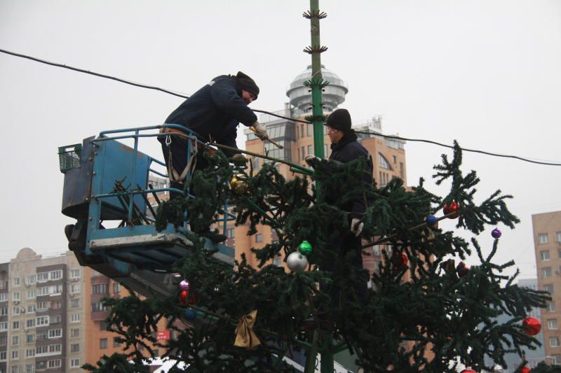 Демонтаж новогодних елок начали в Чертанове Центральном