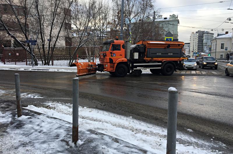 Более восьми тысячи единиц техники очистят столицу от снега. Фото: Анна Быкова