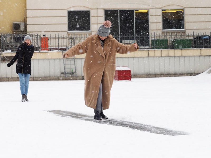 Спасатели: Москву ждет снег и сильная гололедица