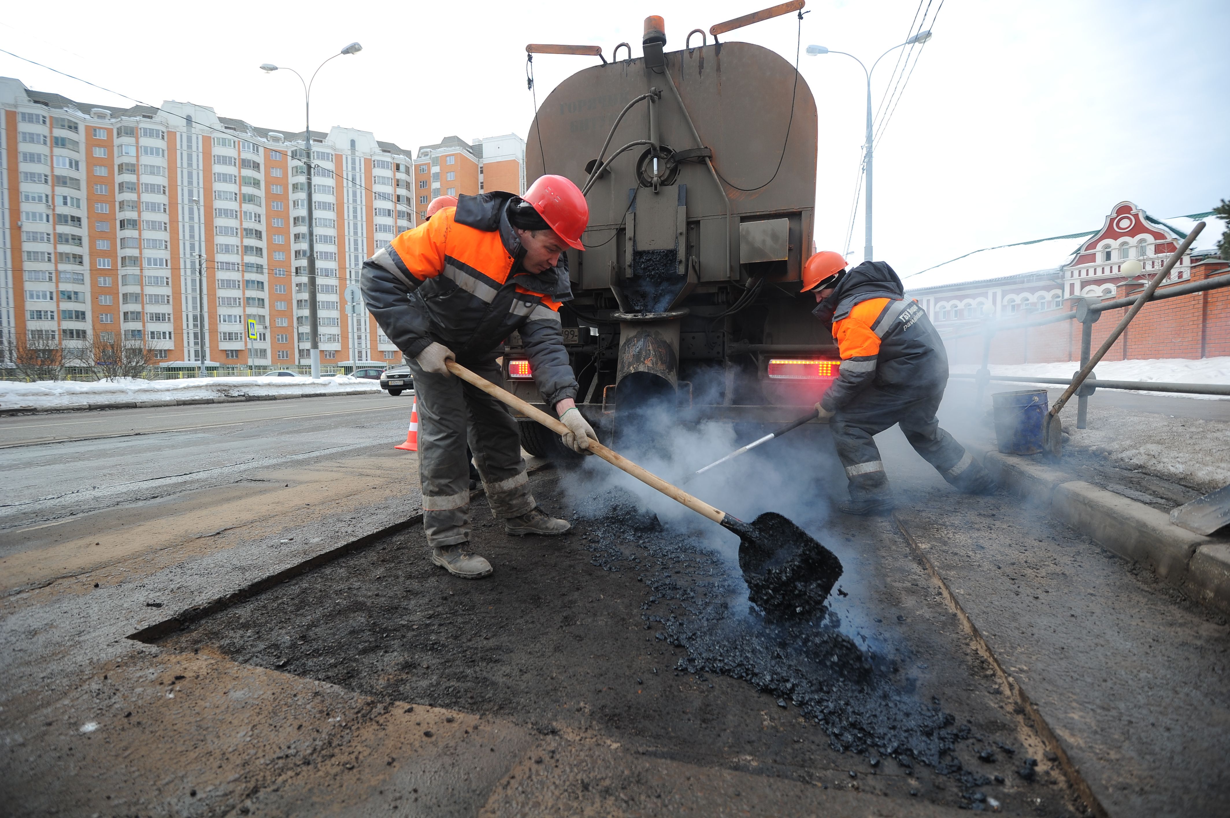 Ремонт асфальта начался в Москве 