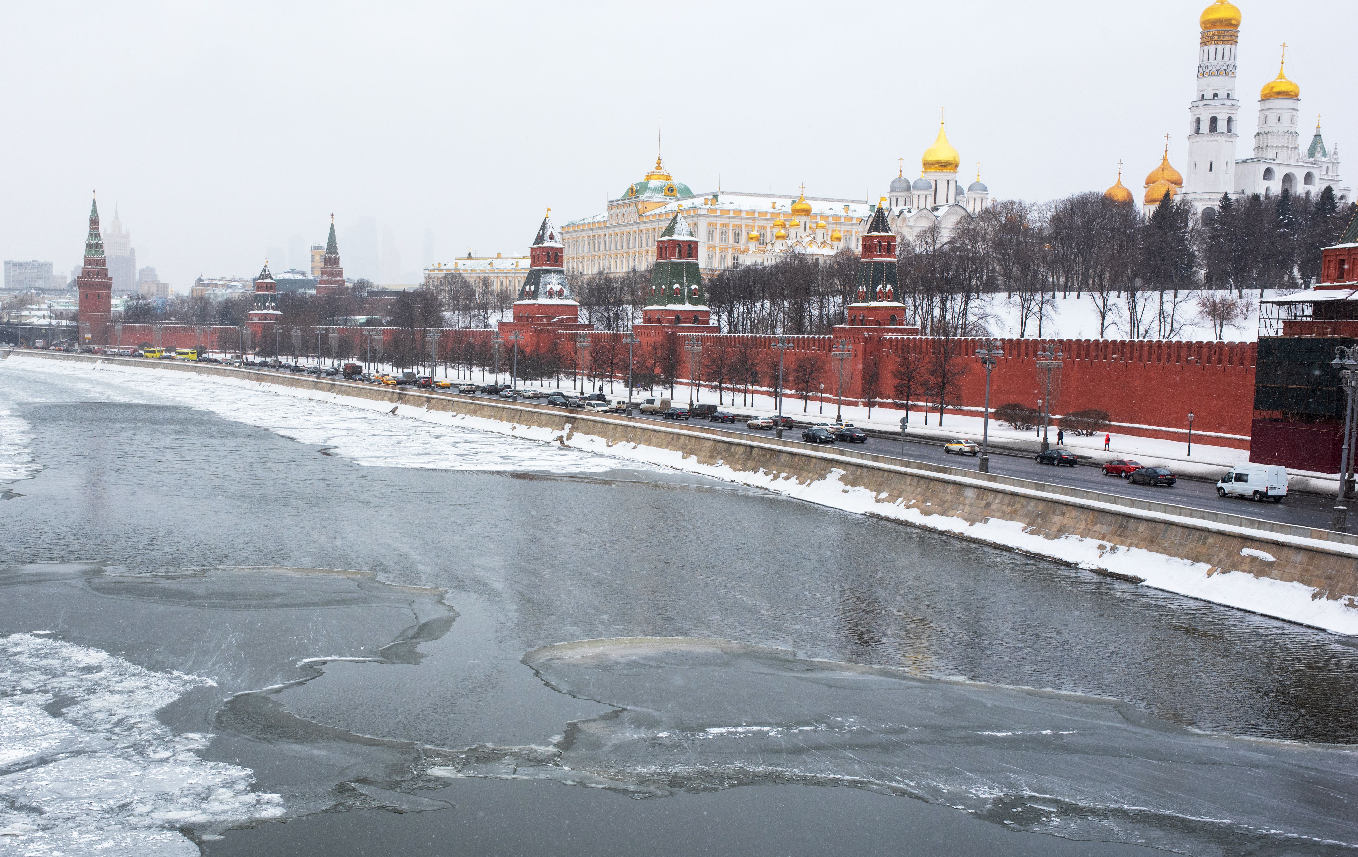 Москвичей ждут теплые выходные с дождем