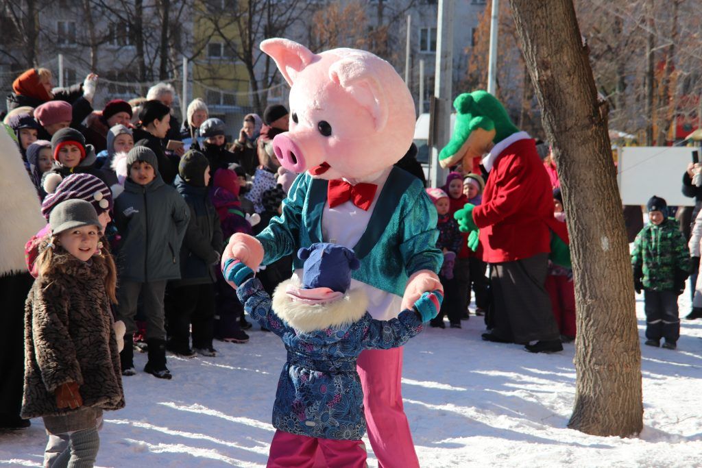 Жители Орехова-Борисова Южного попрощались с зимой. Фото: Александра Сарычева Жители Орехова-Борисова Южного попрощались с зимой. Фото: Александра Сарычева