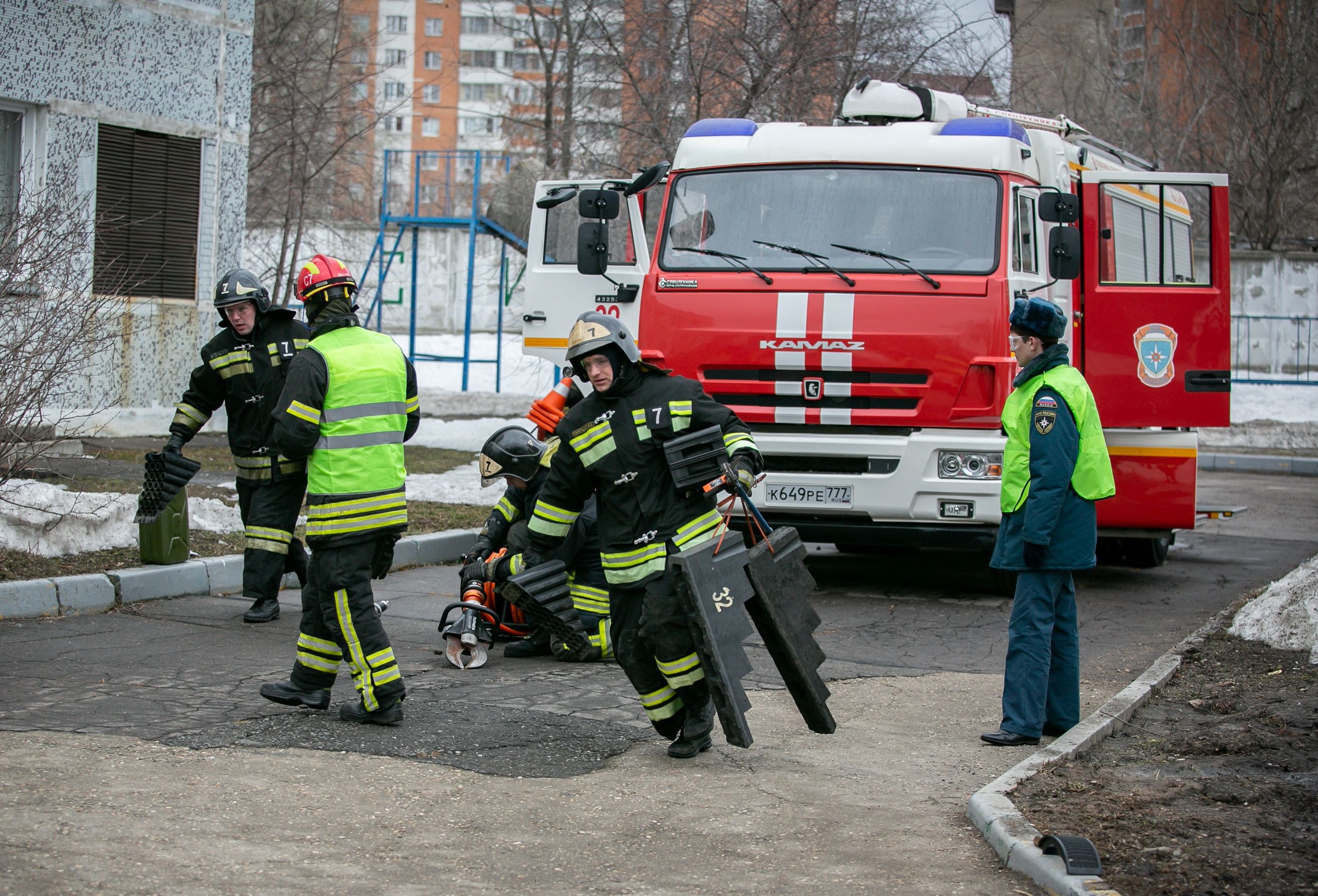 Соревнования среди пожарных провели на юге