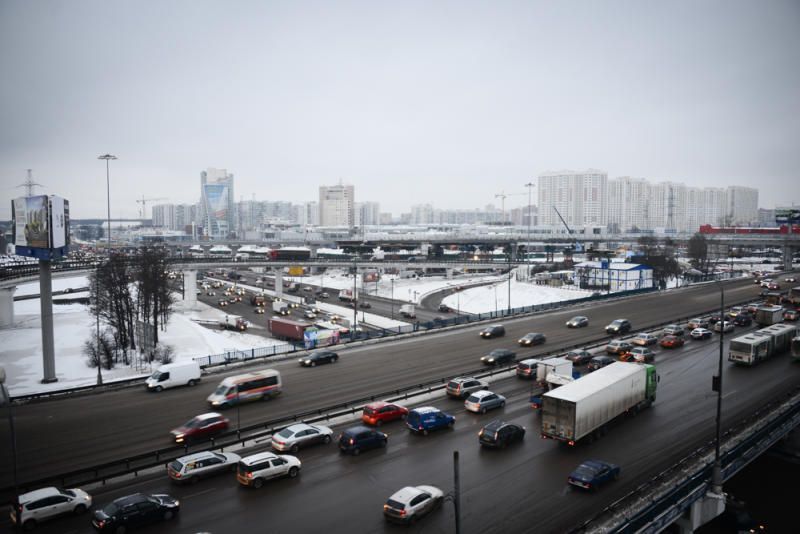 Водителям столицы во время снегопада помогут экипажи дорожного патруля