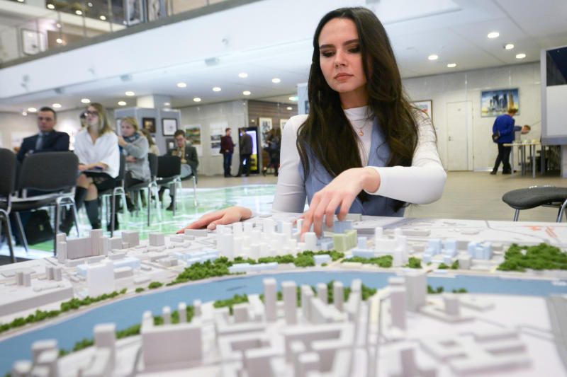 В «Доме на Брестской» покажут новые объекты гражданского строительства Москвы.