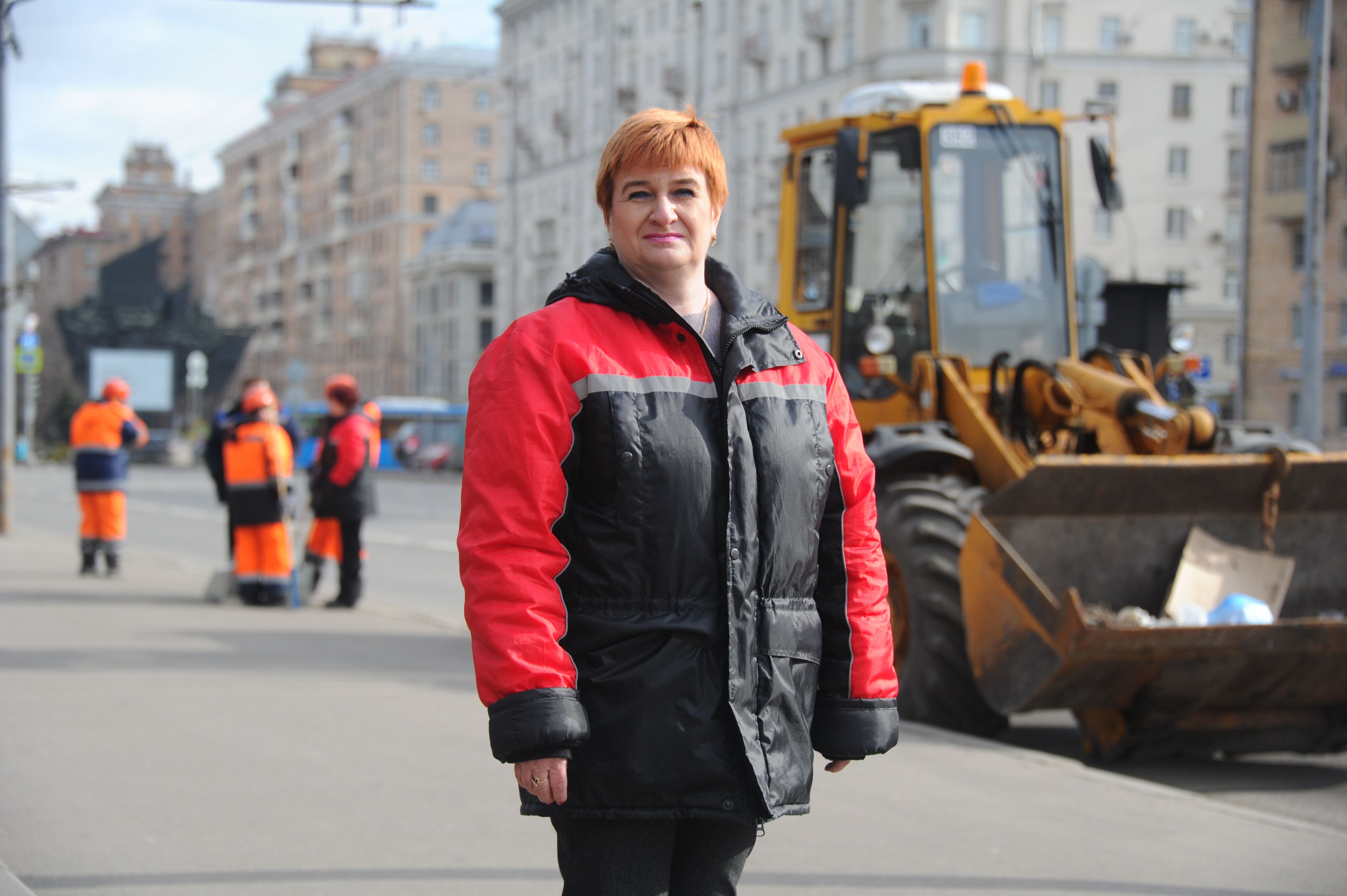 Вакансии дорожный рабочий вахта москва. Спецодежда ГБУ Жилищник. Форма ГБУ Жилищник. Дорожный рабочий.