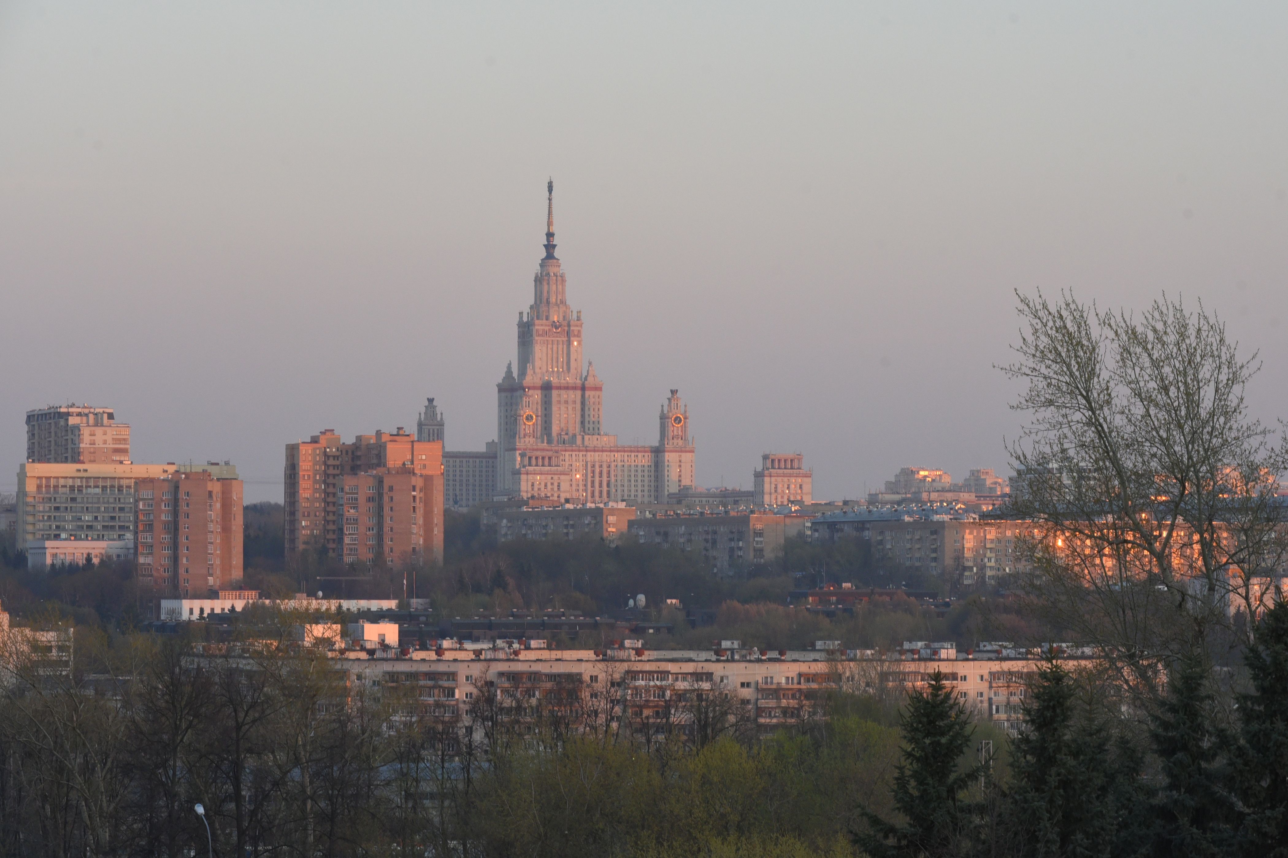 Первые майские выходные принесут москвичам сильный ветер