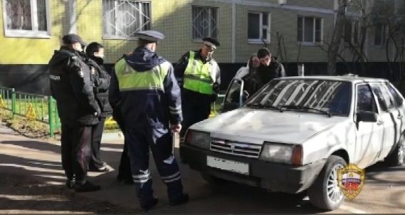 Полицейские УВД по ЮАО задержали подозреваемых в грабеже