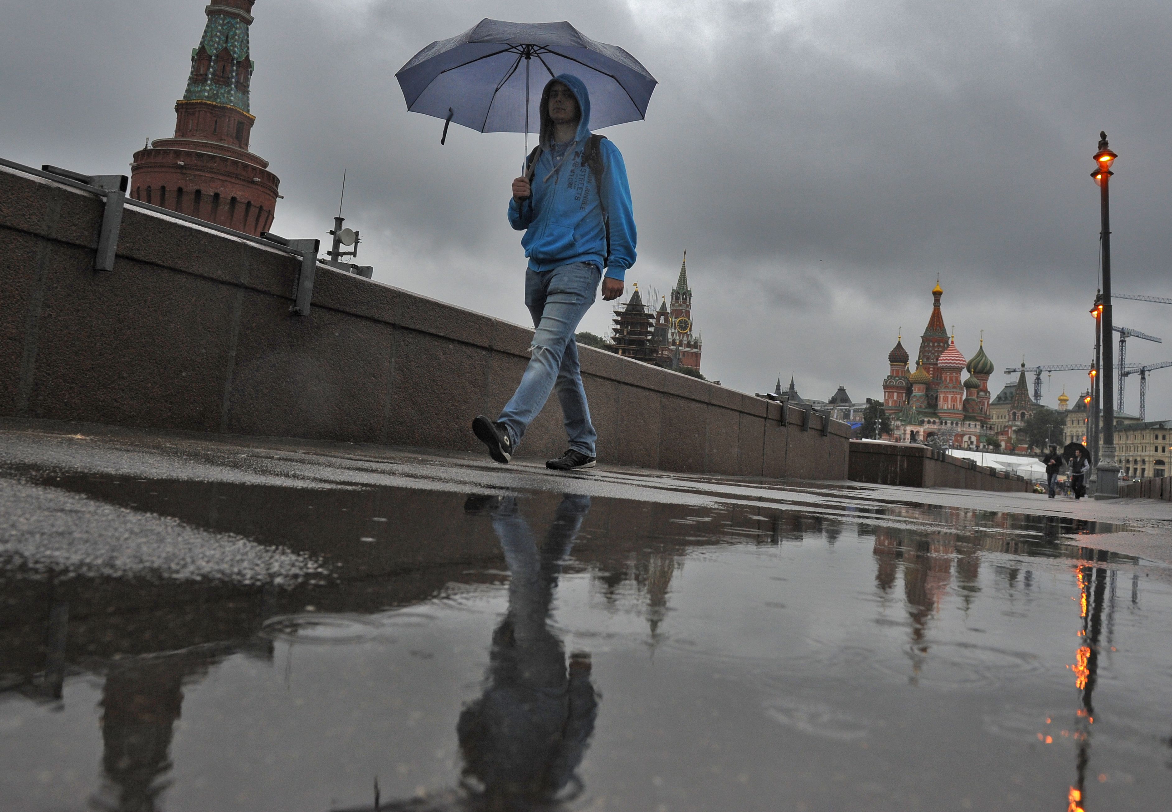 Москву накроют теплые дожди на выходных