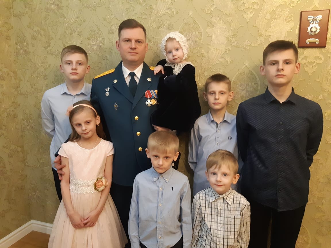 Семеро детей пожарного Макарова