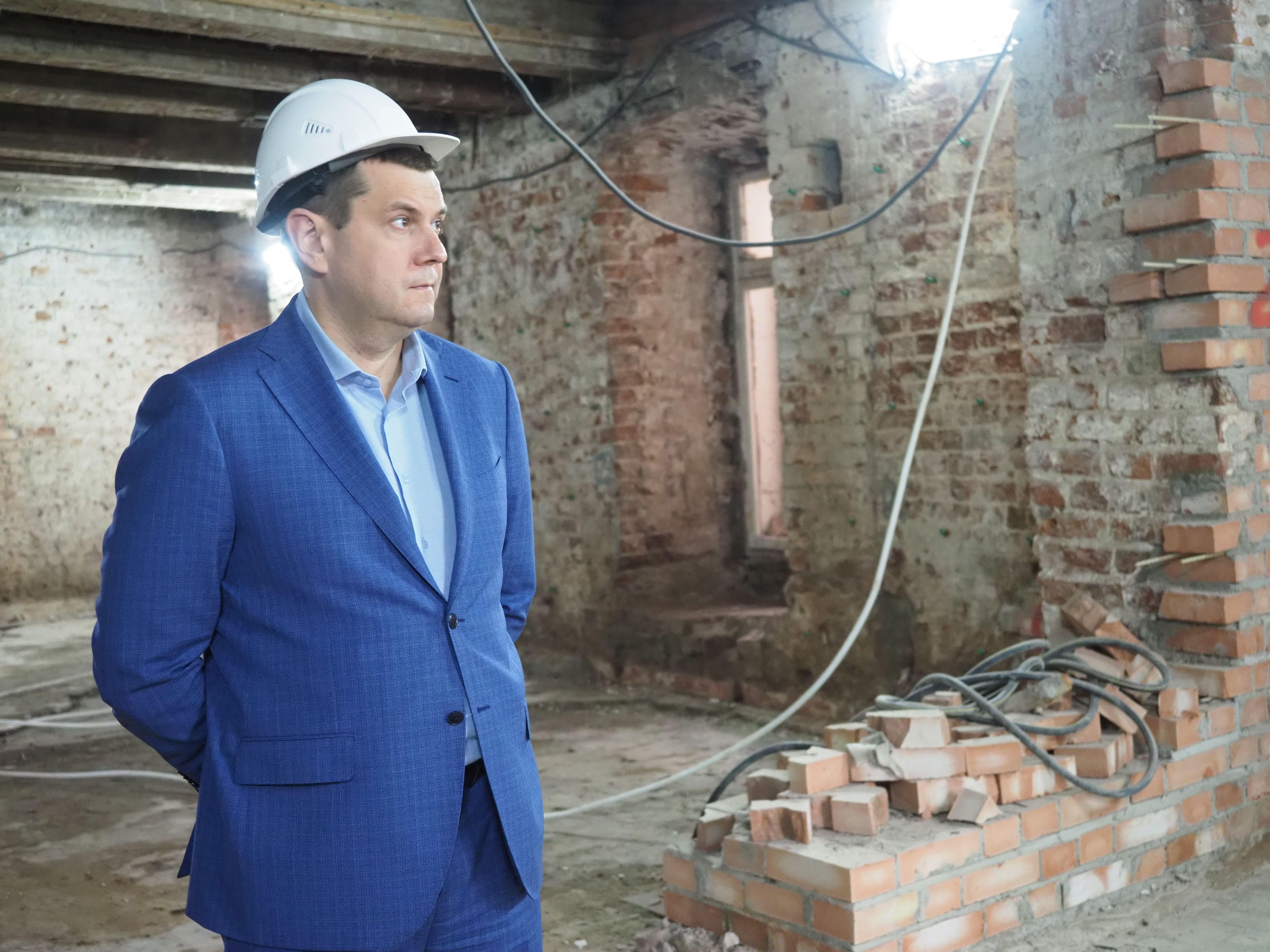 По словам Алексея Емельянова, реставрацию планируют завершить к маю 2020 года. Фото: Антон Гердо