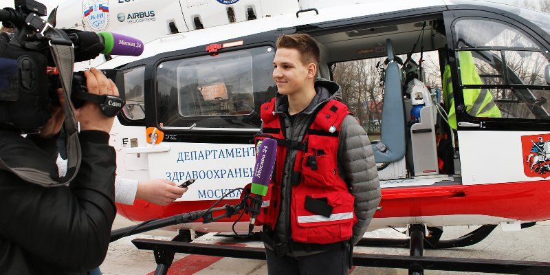 Школьник-герой Богдан Рудик встретился с работниками Московского авицентра