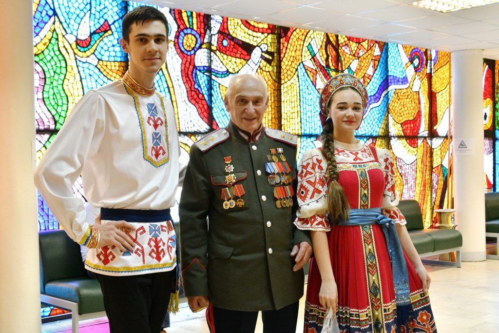 8 мая 2019 года. Ветеран Великой Отечественной войны Владимир Миронов (в центре) на праздничном мероприятии в культурном центре «Москворечье». Фото: Полина Богданова
