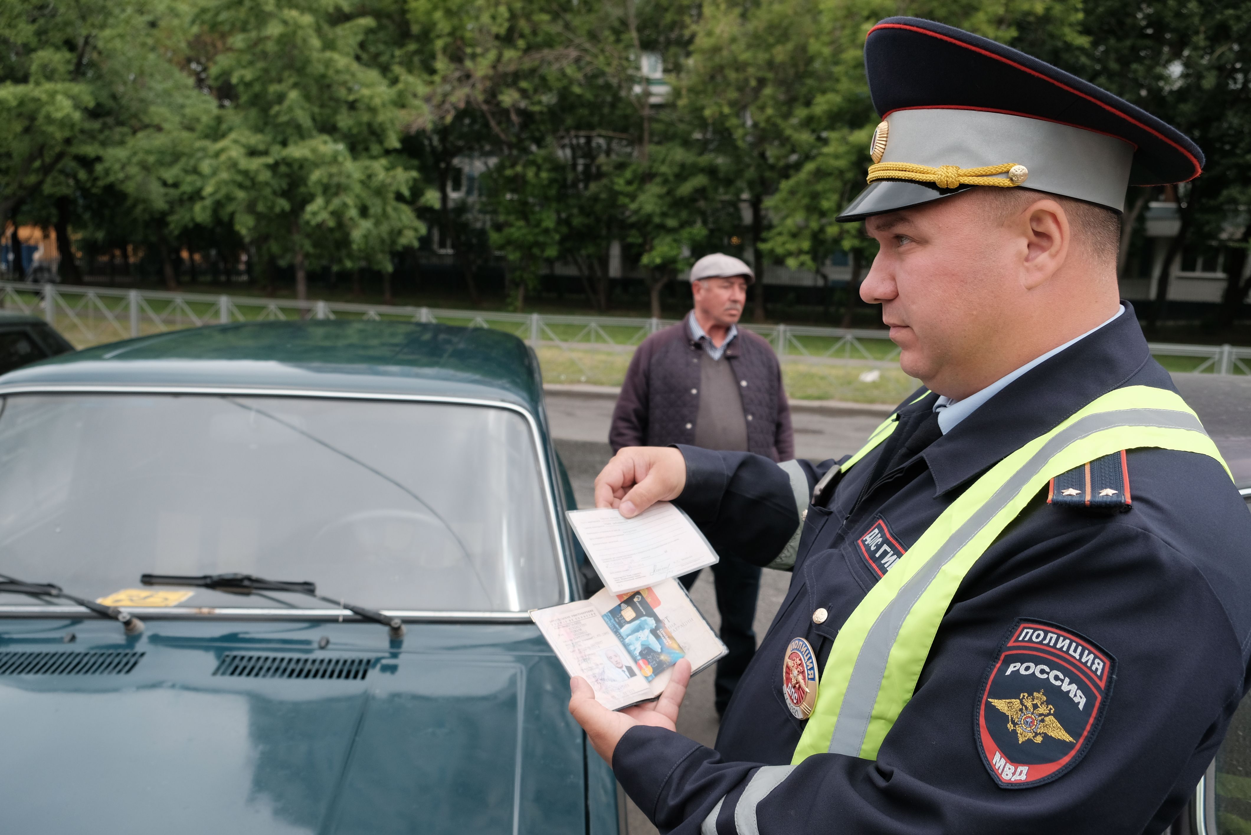 Водителей наказали за неправильную парковку