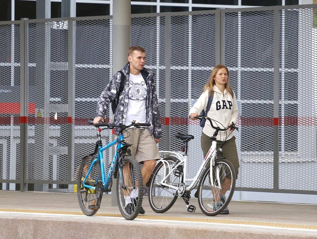 Бесплатную перевозку велосипедов организуют в пригородных поездах. Фото: сайт мэра Москвы